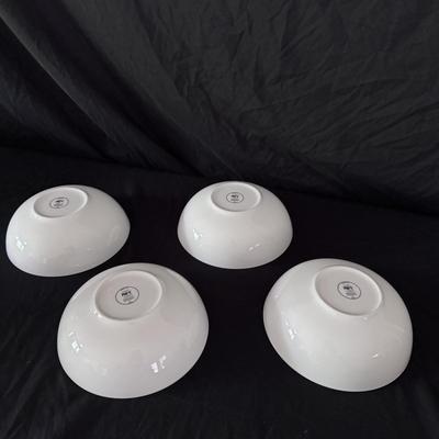 Sweese, Pier 1, Indoor Outfitters, and World Market White Dishes (K-DZ)