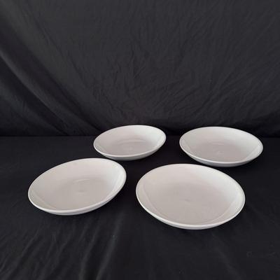 Sweese, Pier 1, Indoor Outfitters, and World Market White Dishes (K-DZ)