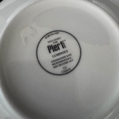 Sweese, Pier 1, Indoor Outfitters, and World Market White Dishes (K-DZ)
