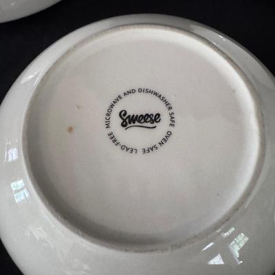 Sweese, Pier 1, Indoor Outfitters, and World Market White Dishes (K-DZ)