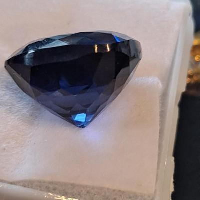 Lab Grown 3 cts Blue Sapphire