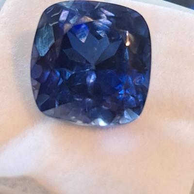Lab Grown 3 cts Blue Sapphire