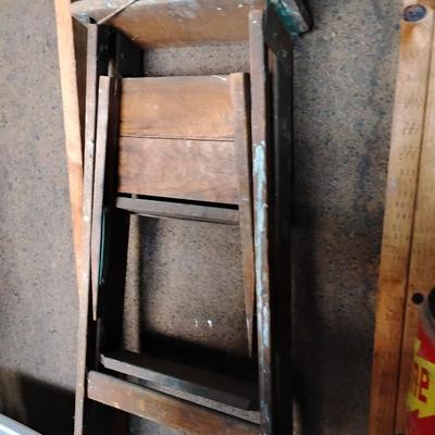 6' Wooden Ladder