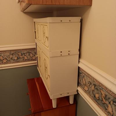 PETITE 3 DRAWER CHEST AND A PLASTIC SLIDING DOOR CABINET