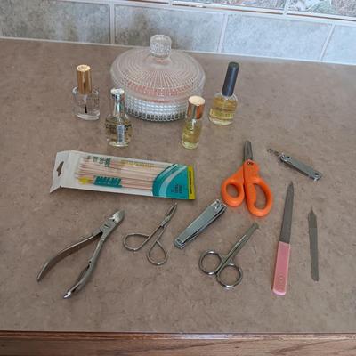NAIL CARE PRODUCTS AND A GLASS FACE POWDER DISH