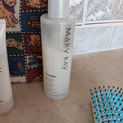 MARY KAY SATIN HANDS AND SOME SAMPLES PLUS A MAKEUP BAG AND BRUSH