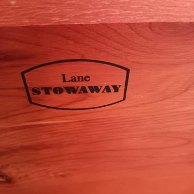 LANE STOWAWAY CEDAR CHEST WITH 2 THROW BLANKETS AND A KEY