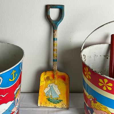 D891 Two Ohio Art Co. Anchor With Kids On Beach With Picnic & Sailboat + Shovel