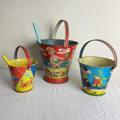 D897 Lot of Three English Sand Pails