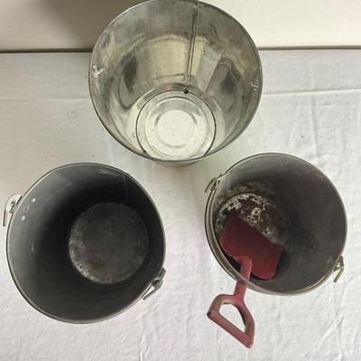 D898 Lot of Ohio Art Co. & United States Metal Toy Sand Pails