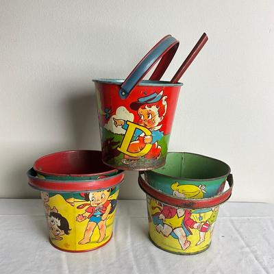 D899 Lot of Three United States Metal Toy Sand Pails