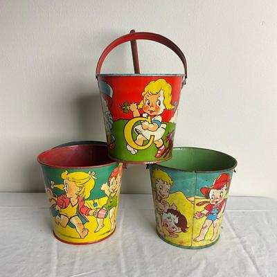 D899 Lot of Three United States Metal Toy Sand Pails