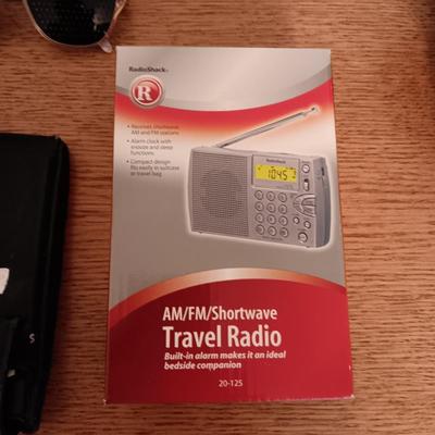 GLORIA VANDERBILT SUNGLASSES, WEATHER RADIO & TRAVEL RADIO
