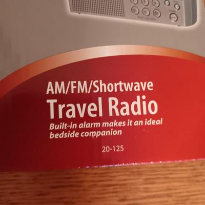 GLORIA VANDERBILT SUNGLASSES, WEATHER RADIO & TRAVEL RADIO
