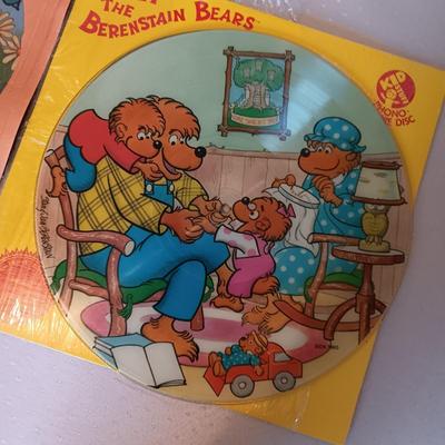 "MEET THE BERENSTAIN BEARS" & "BENJI AND HIS FRIENDS" VINYL LP'S