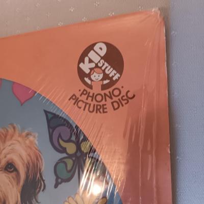 "MEET THE BERENSTAIN BEARS" & "BENJI AND HIS FRIENDS" VINYL LP'S