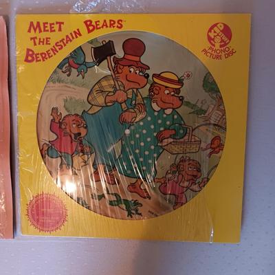 "MEET THE BERENSTAIN BEARS" & "BENJI AND HIS FRIENDS" VINYL LP'S