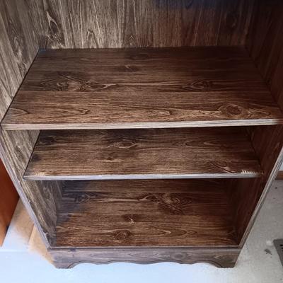 BOOKCASE WITH ADJUSTABLE SHELVES