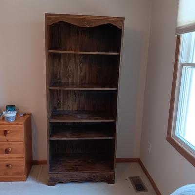 BOOKCASE WITH ADJUSTABLE SHELVES