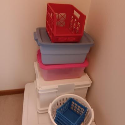 UNDER BED STORAGE TOTE ON WHEELS AND OTHER ORGANIZERS