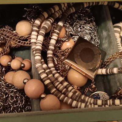 REUGE MUSICAL JEWELRY BOX AND A COLLECTION OF COSTUME JEWELRY