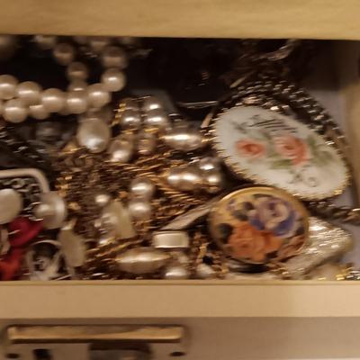2 JEWELRY BOXES FILLED WITH COSTUME JEWELRY