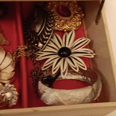 2 JEWELRY BOXES FILLED WITH COSTUME JEWELRY