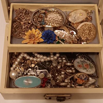 2 JEWELRY BOXES FILLED WITH COSTUME JEWELRY