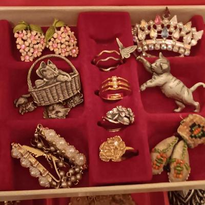 2 JEWELRY BOXES FILLED WITH COSTUME JEWELRY
