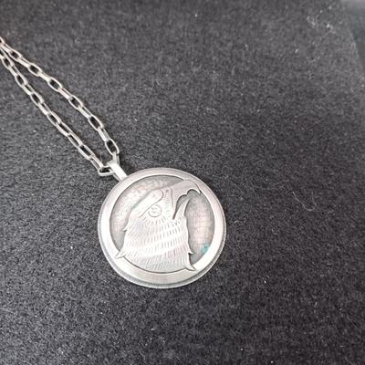 STERLING SILVER EAGLE PENDANT ON A STERLING CHAIN 28.80g