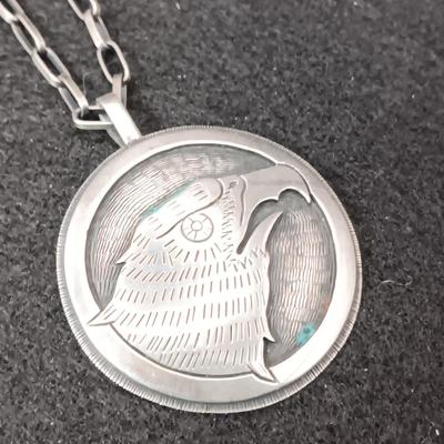 STERLING SILVER EAGLE PENDANT ON A STERLING CHAIN 28.80g
