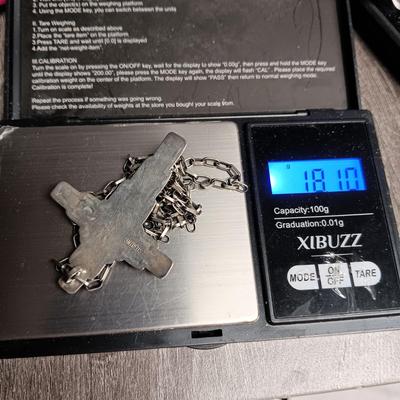 STERLING SILVER CROSS AND STERLING CHAIN 18.10g