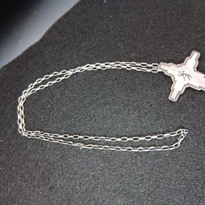 STERLING SILVER CROSS AND STERLING CHAIN 18.10g