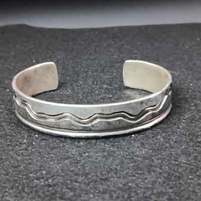 STERLING SILVER AND 14K BRACELET MARKED V HICKS 29.69g