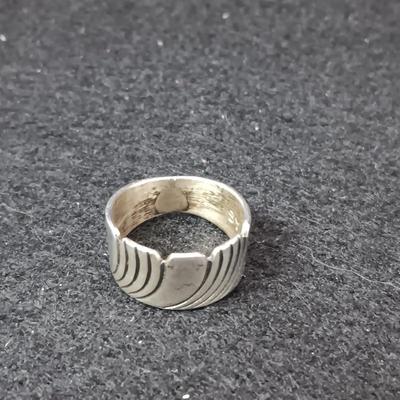 2 STERLING SILVER RINGS SIZES 5 1/4 & 6 - WEIGHT 12.54g