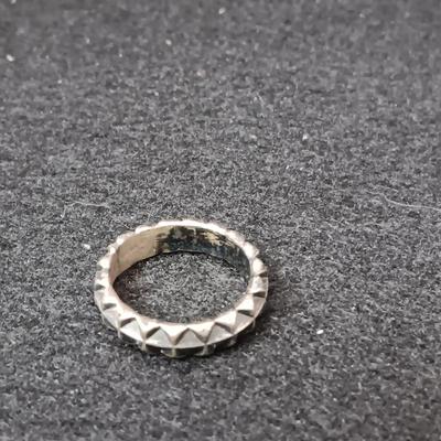 2 STERLING SILVER RINGS SIZE 7 - WEIGHT 8.69g
