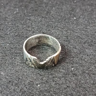 2 STERLING SILVER RINGS SIZE 7 - WEIGHT 8.69g