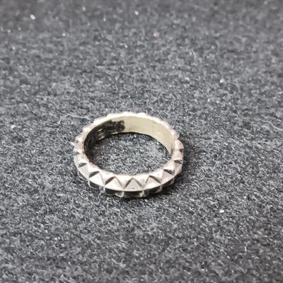 2 STERLING SILVER RINGS SIZE 7 - WEIGHT 8.69g