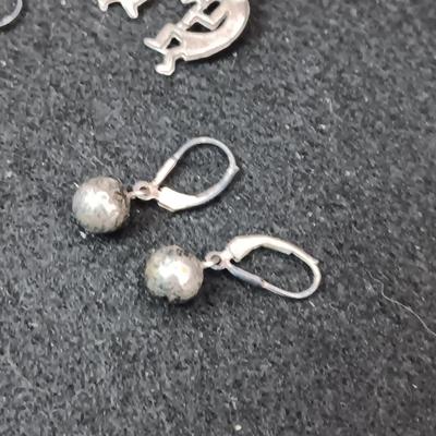 3 PAIRS OF STERLING SILVER EARRINGS 8.12g