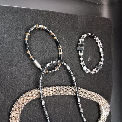 MAGNETIC BRACELETS AND NECKLACES