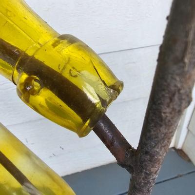 Wrought Iron Bottle Tree w/Bottles (Y-JS)