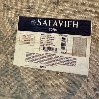 Pretty Safavieh runner