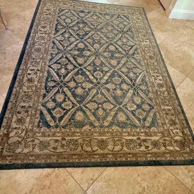 Pretty Safavieh rug (matches runner)