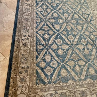 Pretty Safavieh rug (matches runner)