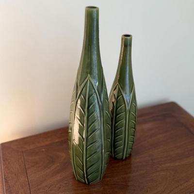 Green leaf vases