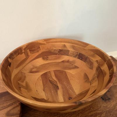 Wood lazy susan and pretty bowl