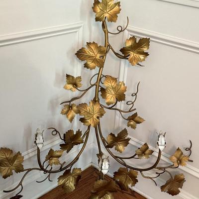 Delicate and beautiful vintage gold leaf sconce