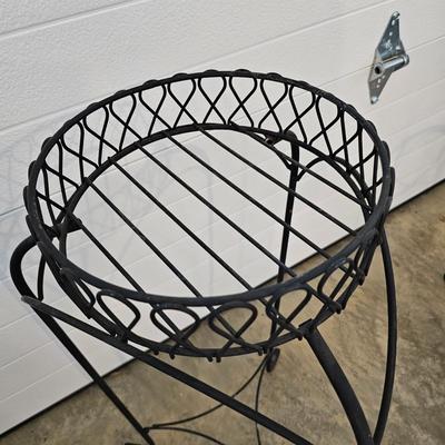 Assorted Pots & Plant Stands (G-JS)