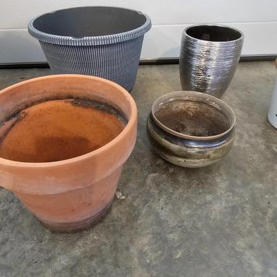 Assorted Pots & Plant Stands (G-JS)