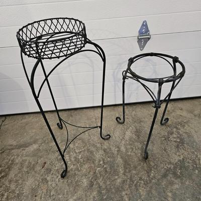 Assorted Pots & Plant Stands (G-JS)